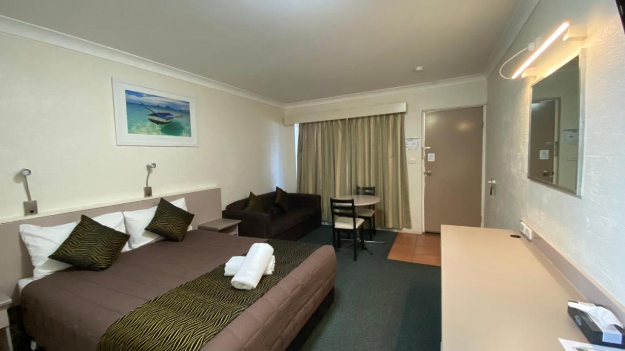 Sapphire City Motor Inn Inverell Bagian luar foto