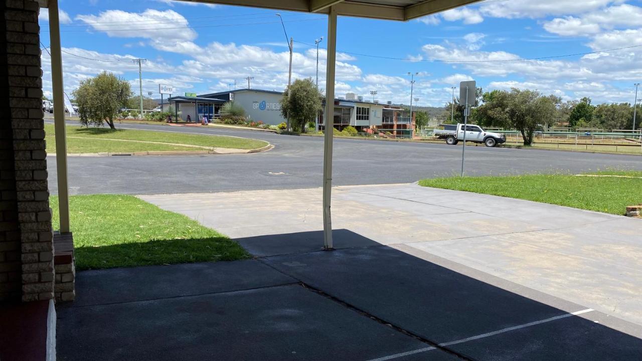 Sapphire City Motor Inn Inverell Bagian luar foto