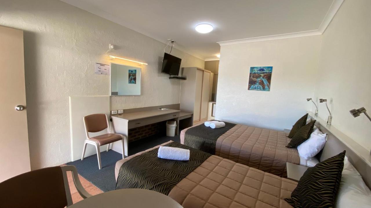 Sapphire City Motor Inn Inverell Bagian luar foto