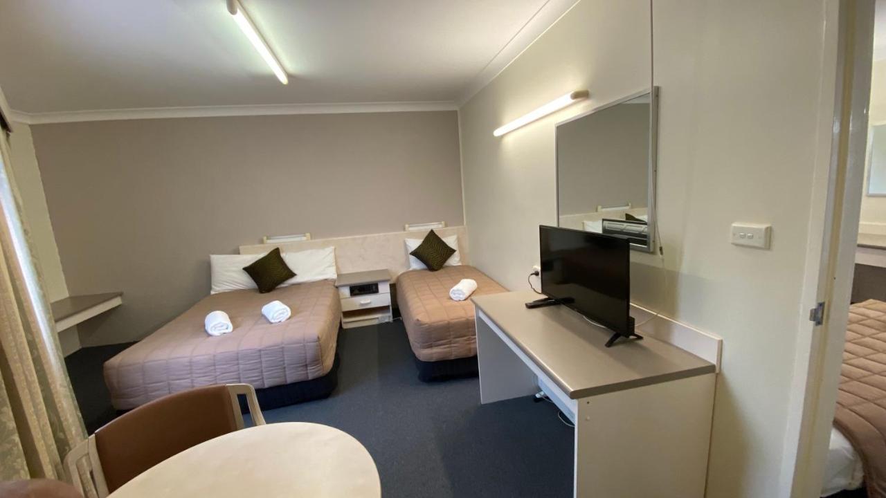 Sapphire City Motor Inn Inverell Bagian luar foto
