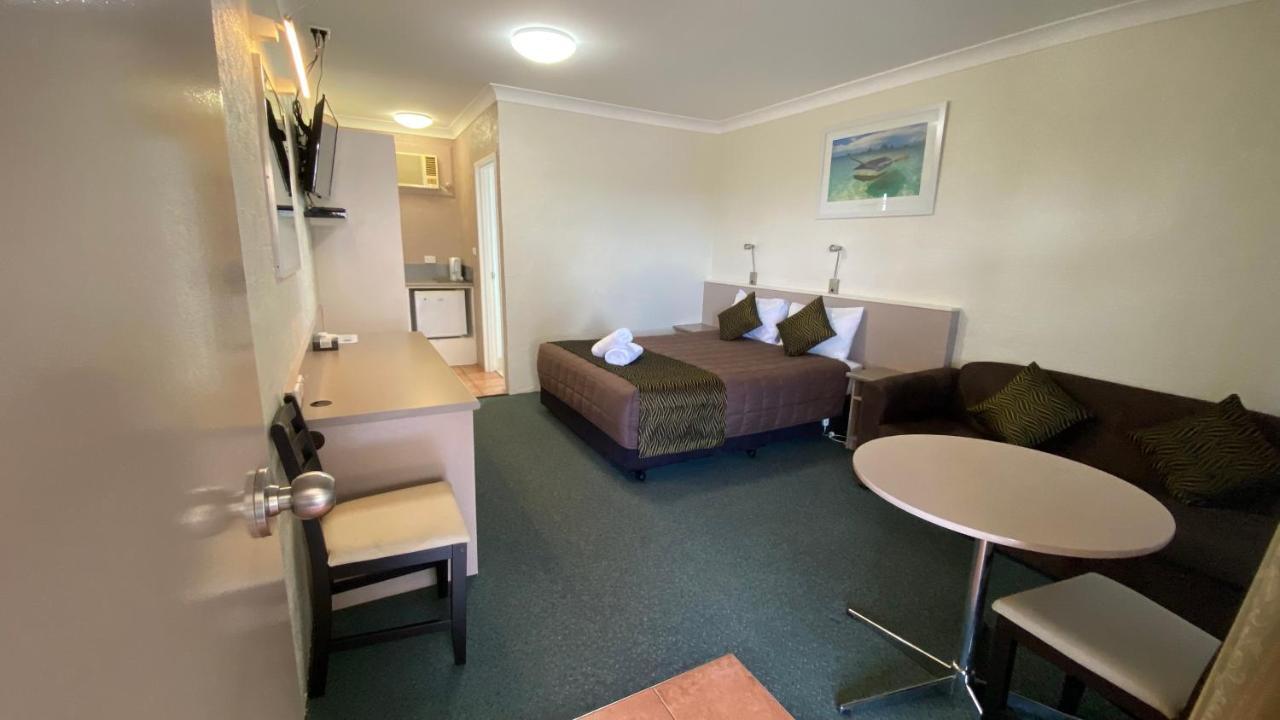 Sapphire City Motor Inn Inverell Bagian luar foto