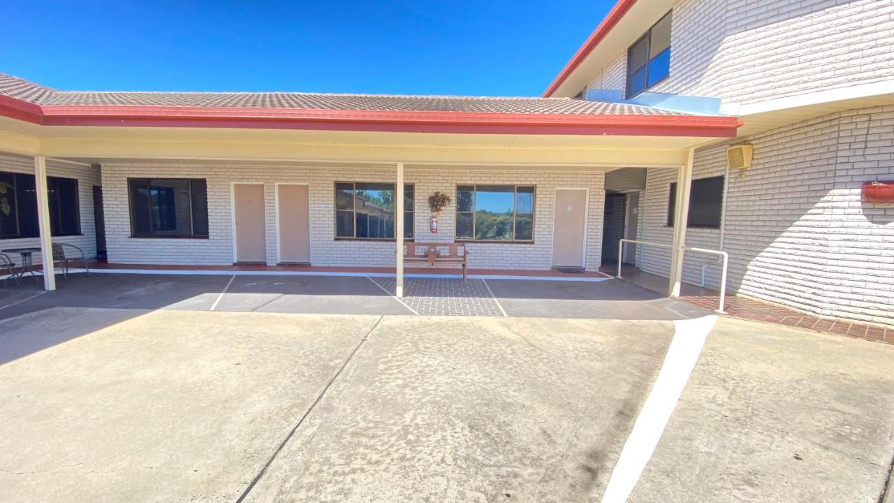 Sapphire City Motor Inn Inverell Bagian luar foto