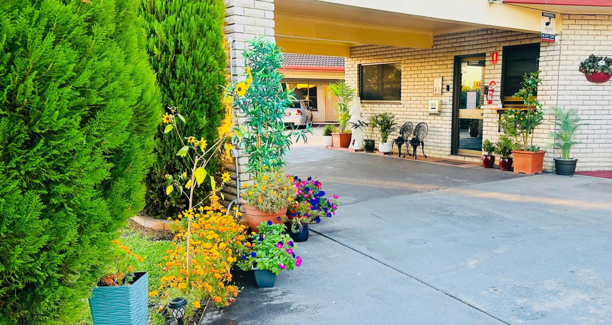 Sapphire City Motor Inn Inverell Bagian luar foto