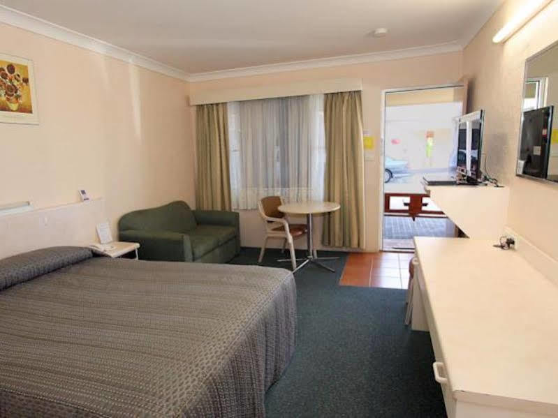 Sapphire City Motor Inn Inverell Bagian luar foto