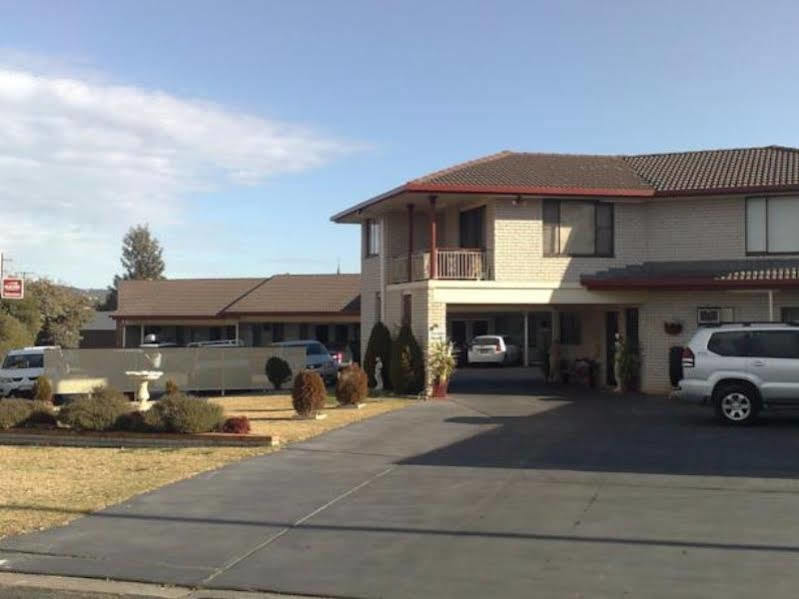 Sapphire City Motor Inn Inverell Bagian luar foto